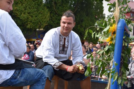 Korowód dożynkowy przeszedł przez Wisłę